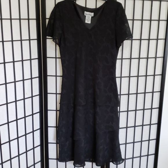 Ultra Dress Dresses & Skirts - SALE $10🦋